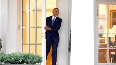 بكوب شاي.. أوباما يودع البيت الأبيض (صور)