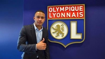 ليون يضم ديباي من مانشستر يونايتد