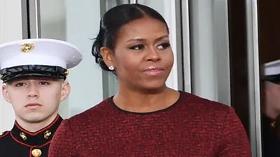 سخرية من تعبيرات وجه ميشيل أوباما في حفل تنصيب ترامب 