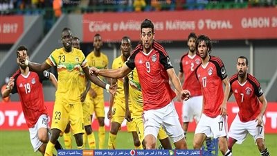 منتخب مصر يستعد لمواجهة أوغندا في غرفة الإحماء (صور)