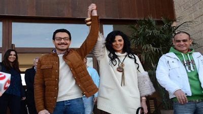 أحمد زاهر: حورية فرغلي 