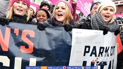 نجمات هوليوود تعترضن على حكم ترامب في مسيرة نسائية (صور)