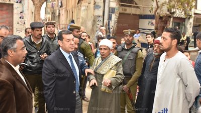 محافظ أسيوط يترأس حملة مرورية لتنفيذ قرار ترخيص 