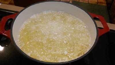 انتقمت من زوجها بالزيت المغلي.. والسبب صادم!