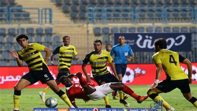 تفاصيل خناقة الزمالك والأهلي على مدافع دجلة