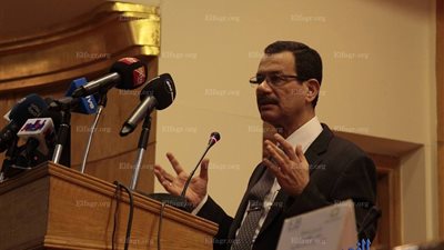 درويش: جاري التعاقد مع أسبانيا على إنشاء مدينة للصناعات الدوائية بـ