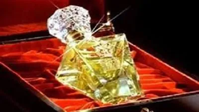 أغلى زجاجة عطر في العالم (فيديو)