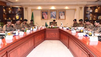 مدير الأمن العام يرأس اجتماعاً مخصصاً لبحث تطوير مراكز الشُّرط