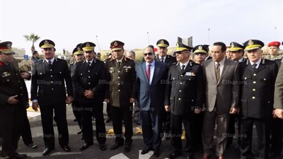 مدير أمن الإسكندرية يضع أكليل الزهور على النصب التذكاري للشهداء (صور)