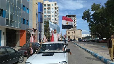 وكيل التعليم بمطروح يقود مسيرة للاحتفال بعيد الشرطة (صور)