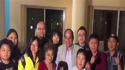 عاجل.. السيسي يلتقي مجموعة سائحين في أسوان 