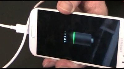 ابتكار بطاريات تشحن الهاتف في دقائق معدودة بعد إضافة ذرات معدنية 