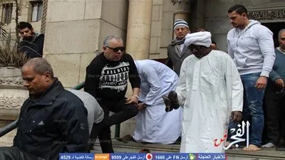 تشييع جثمان شقيقة سامي مغاوري بحضور نجوم الفن (فيديو وصور)