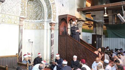 خطيب الجامع الأزهر: بالعلم والعمل تبنى الأمم