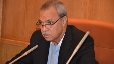 محافظ قنا: ندرس منح مساحات إضافية لعدد من المصانع بمنطقة هو الصناعية