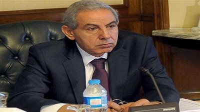 وزير الصناعة: 