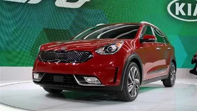 كيا تكشف رسميا عن نيرو الجديدة 