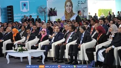 السيسي يشارك في جلسة المشروعات الصغيرة بمؤتمر الشباب (التفاصيل الكاملة) 