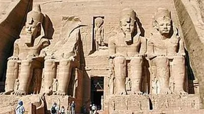 أجمل قصص الحب على جدران الأقصر