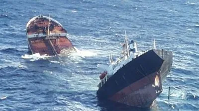 فقدان مركب فى ماليزيا على متنها 28 سائحًا صينيًا