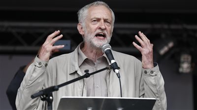 زعيم العمال يطالب بإلغاء زيارة ترامب لبريطانيا بسبب 