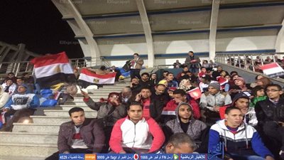 تجمع الجماهير بنادي الأوليمبي بالمعادي لمتابعة مباراة مصر والمغرب (صور)