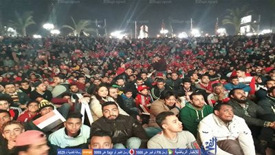 تجمع الجماهير في مركز شباب الجزيرة لمشاهدة مباراة مصر والمغرب (صور)