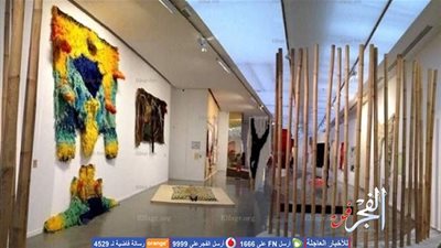 الأمريكي جيف كونز يهدي عملاً من أعماله النحتية إلى الشعب الفرنسي