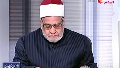 أحمد كريمة يبكي على الهواء.. والسبب (فيديو)