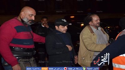 وصول فاروق حسني ومحمد هنيدي إلى عزاء الشاعر سيد حجاب (صور)