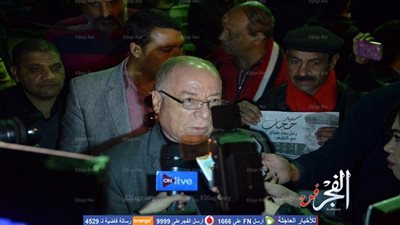 وصول وزير الثقافة إلى عزاء الشاعر سيد حجاب بمسجد عمر مكرم (صور)