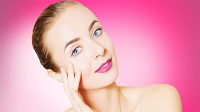 كيف تعتنين ببشرتكِ بعد الخامسة والعشرين؟