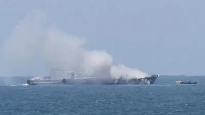 لحظة تدمير الفرقاطة السعودية غرب ميناء الحديدة باليمن (فيديو)