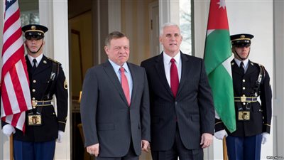 نائب ترامب يستمع لآراء العاهل الأردني حول مسألة نقل السفارة الأمريكية إلى القدس