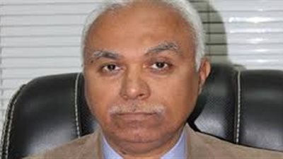 رئيس مدينة الشيخ زايد يطالب المسؤولين باستخدام الدراجات بدلا من السيارات