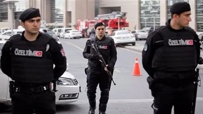 وزير: تركيا فصلت أكثر من 90 ألف موظف منذ محاولة الانقلاب