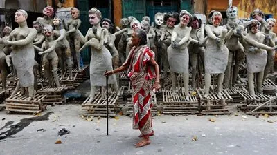 هندي يذبح نفسه لاسترضاء الآلهة