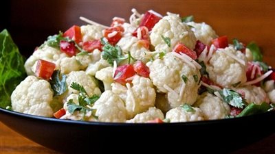 سلطة الطماطم والقرنبيط.. لرجيم صحي