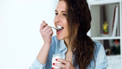 هل تؤثر الأطعمة التي تتناولينها على بكتيريا الأمعاء؟