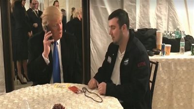 لهذا السبب.. ترامب يمنح ساعي بريد مكافأة 10 آلاف دولار (فيديو)