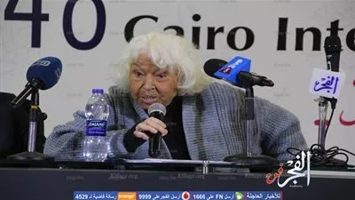 نوال السعداوي : لابد من إعطاء اسم الأم للطفل فالرجل المصري لايعُاقب على الزنا (صور)