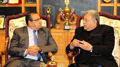 رئيس جامعة المنصورة يلتقي 