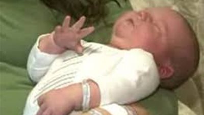 تشكيل فريق جنائي لكشف غموض اختطاف رضيع بمركز طبي في القناطر