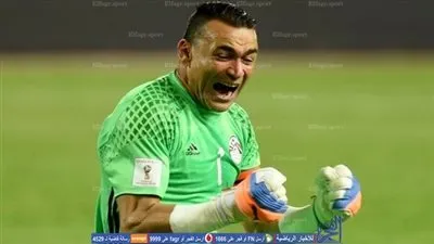 والدة عصام الحضرى تكشف سر تألقه وطلبه منها قبل كل مباراة