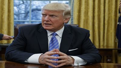 ملياردير أمريكي يقود محادثات بين المديرين التنفيذيين وترامب بشأن قرار حظر السفر