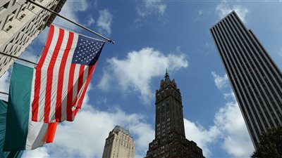 السفارة الأمريكية تنفي صحة أنباء رفض ترامب استقبال العبادي