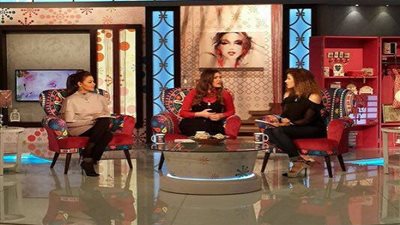 بالصور.. شريهان أبوالحسن تقدم أسرة 