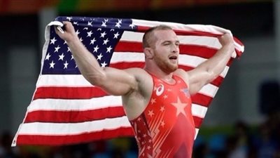 إيران تتراجع وتوافق على منح تأشيرات لفريق المصارعة الأمريكي