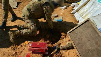 المتحدث العسكري: ضبط 3 تكفيريين واكتشاف وتدمير 6 مخازن في سيناء