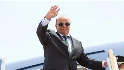 الرئيس اليمني يصل إلى أرخبيل سقطرى قادماً من الرياض